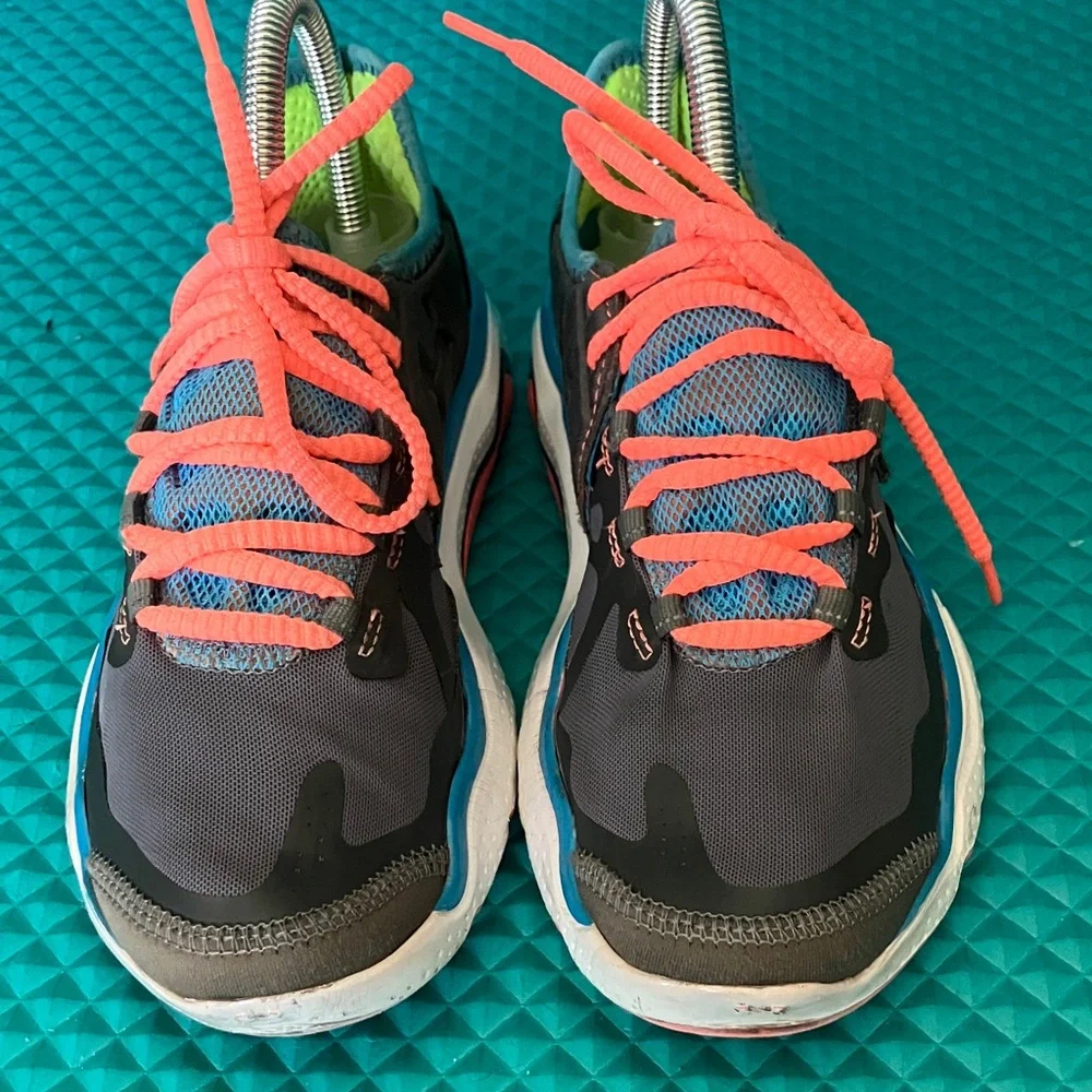 UNDER ARMOUR Women Charge RC 2 running shoes with a multi-colored design | 5